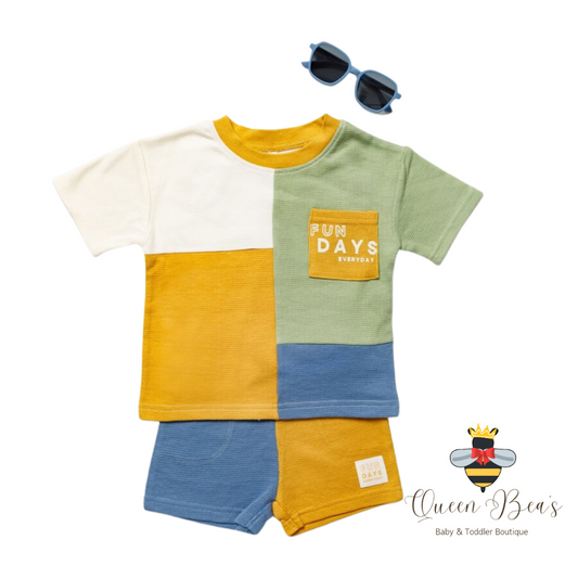 Fun Days T-shirt, Shorts and Sunglasses