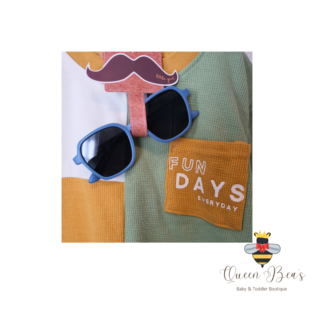 Fun Days T-shirt, Shorts and Sunglasses